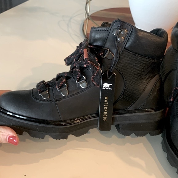 New—-Sorel Lennox hiking boots-black-size 6 - Picture 10 of 16